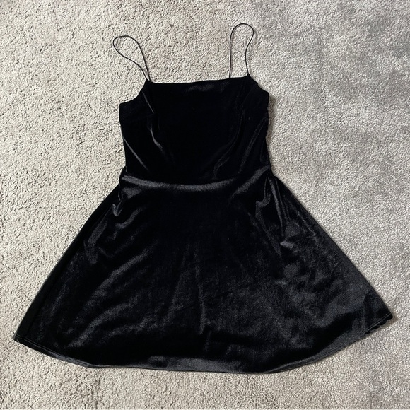 Urban Outfitters Black Velvet fit & flare Mini Dress women’s size small - Picture 1 of 11